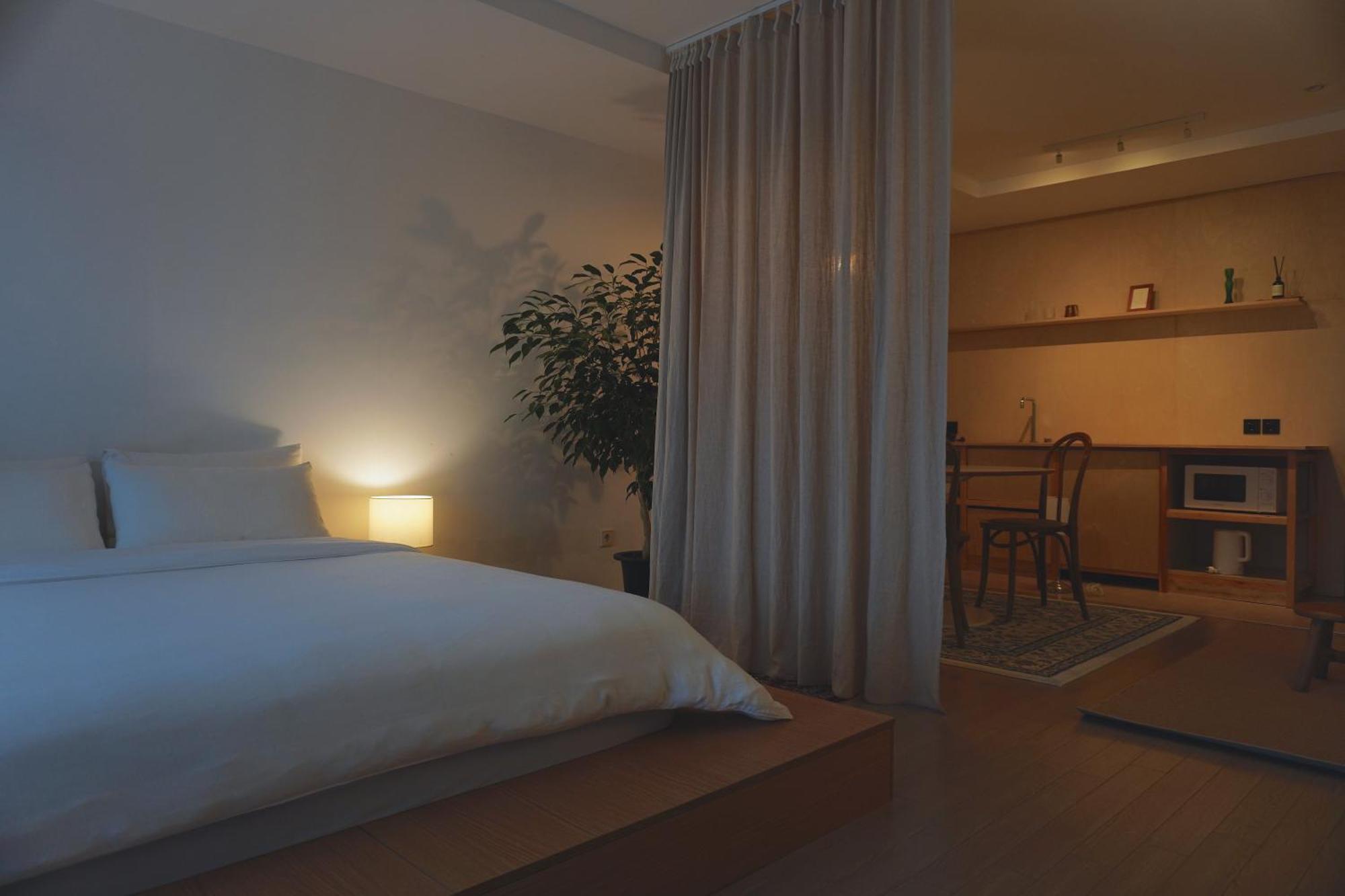 At corner resort&garden Jeju Eksteriør billede